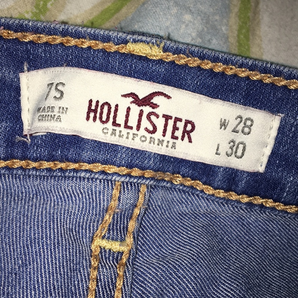Hollister size 7 short low rise skinny jean